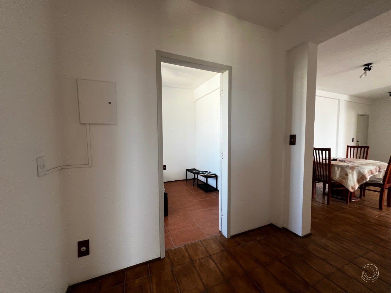 ccoi2w-ia43domhnUWNb4_328636602e3b018a0c.jpg