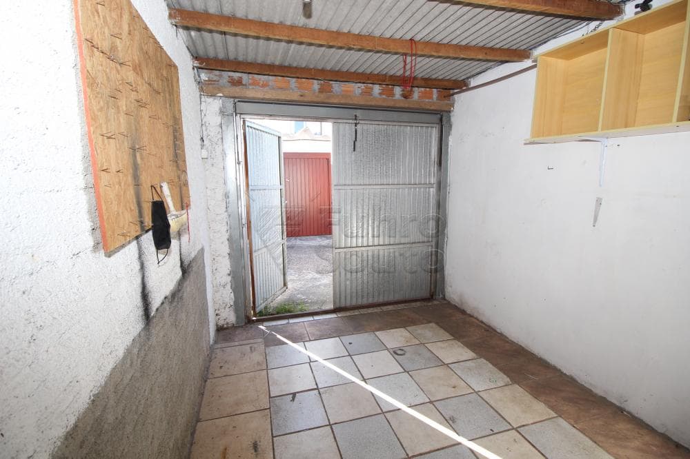 ck8rn8-garagem.jpg