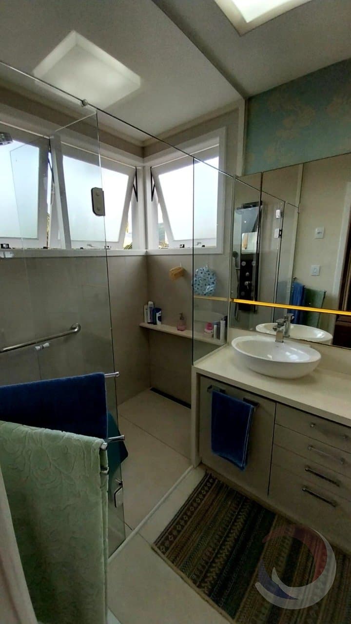 cv87j-iKOw1mg2t_313606546522b23991.jpg
