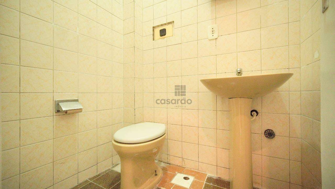 d16ot9-loja-no-pelotas-banheiro-social.jpg