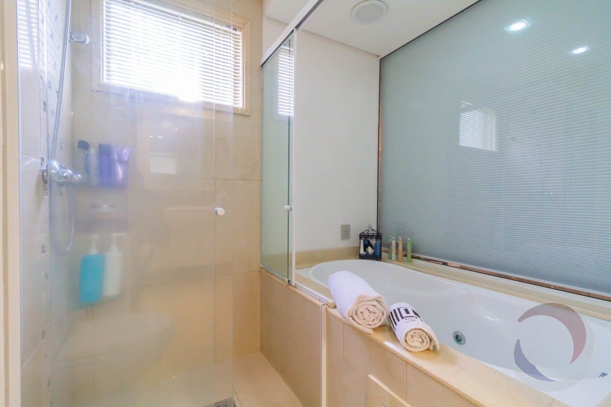 d4ux7n-i3so1A02p5ItLG6LvzM_1509462c6eb0a16c7b.jpg