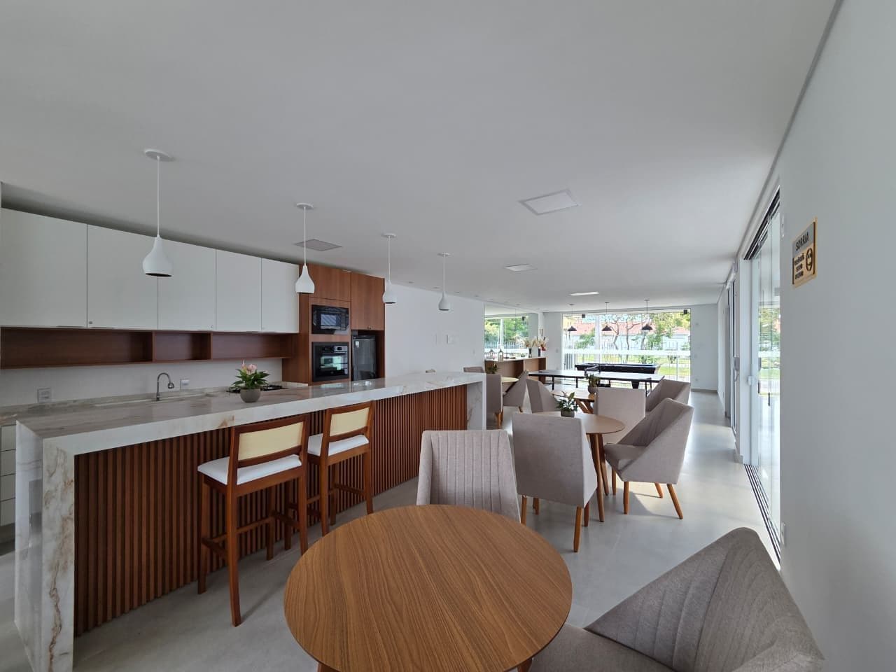 dnnna7-img-277047626
