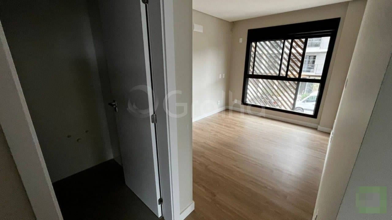 e129z-i83DG272T_3546069206ac278cc6.jpg