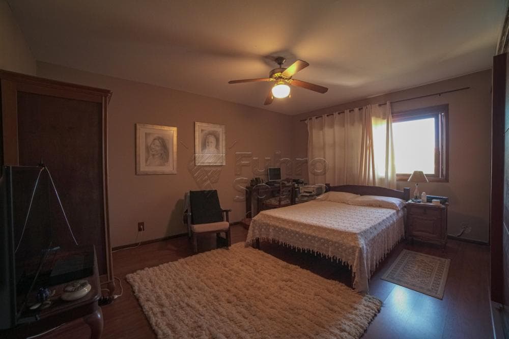 ef6ib8-quarto.jpg