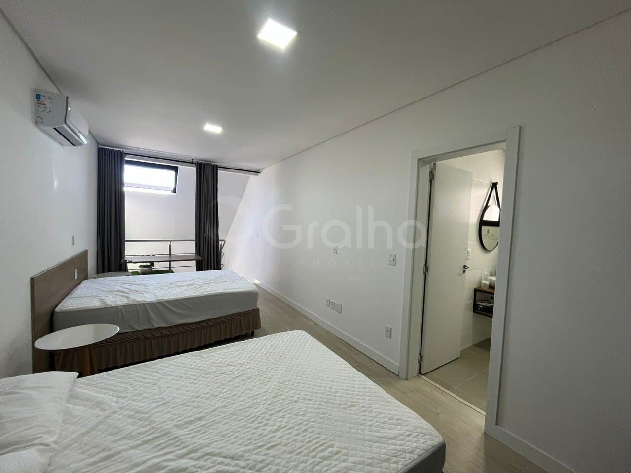 ehc09w-io2lYKV_4015468d16836169b5.jpg
