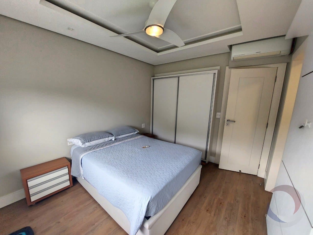 eijtw-i3pj14J069gG8vC301_301356537bb81cfc5a.jpg
