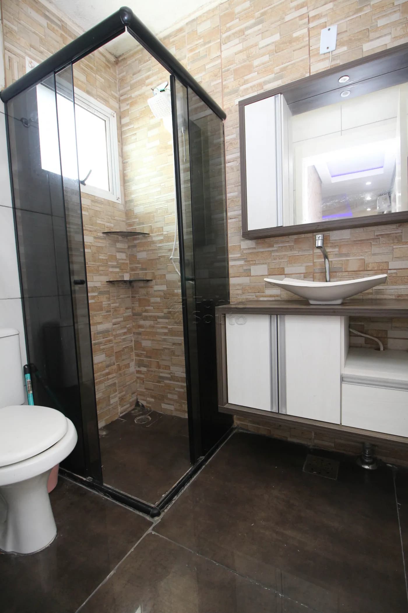 feht1l-banheiro.webp
