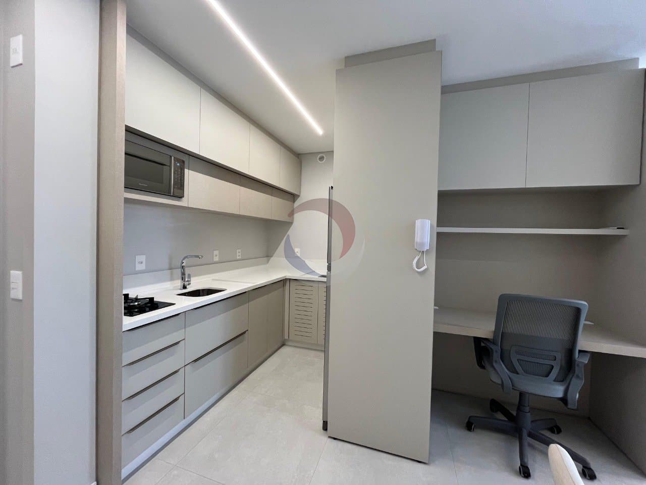 fj131r-iMN351U_28122685db215432bd.jpg