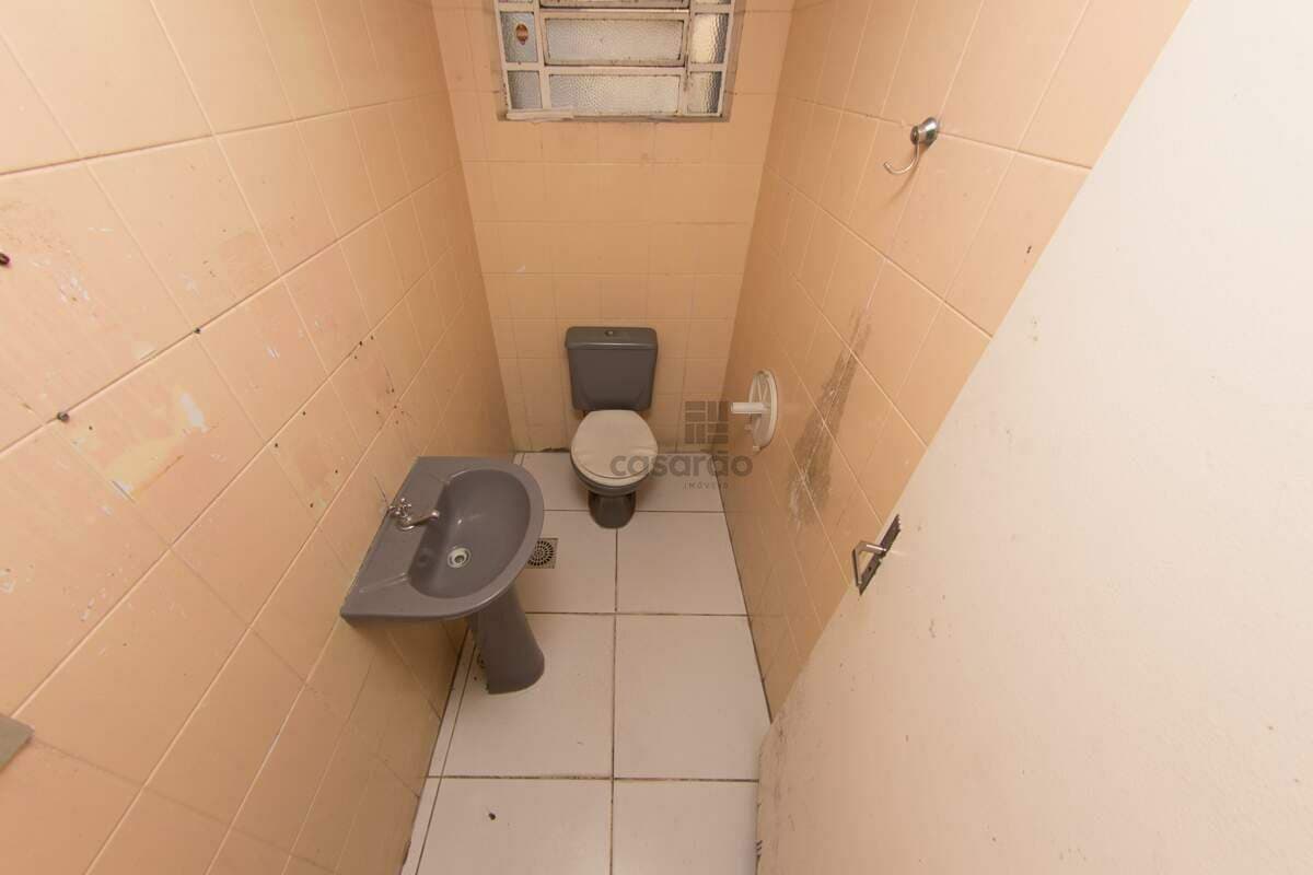 fskb28-predio-no-pelotas-banheiro-social.jpg