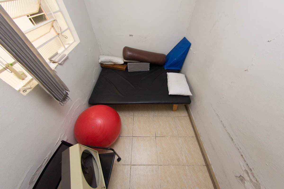 g7a2wv-predio-no-pelotas-sala.jpg