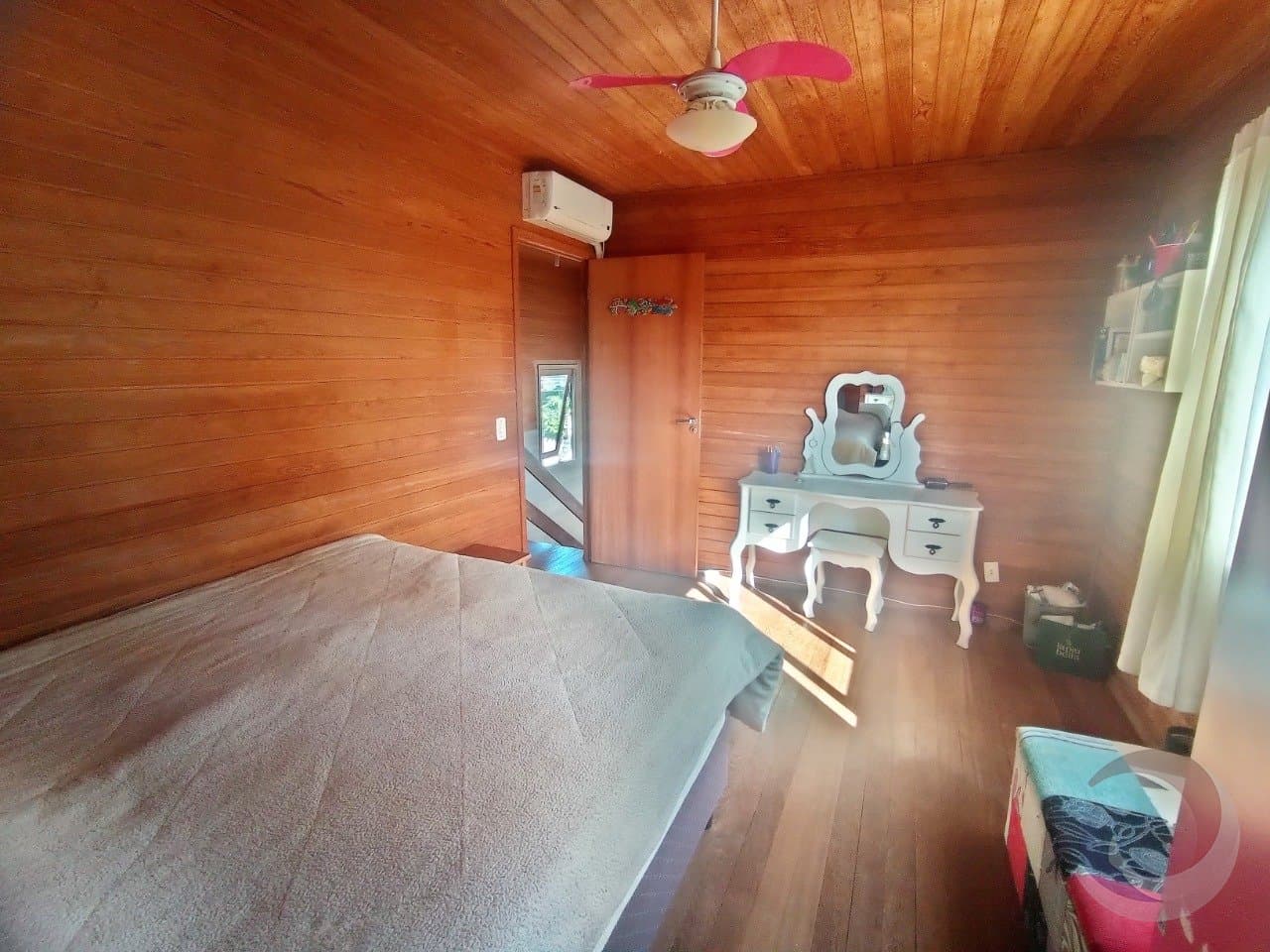 gcvoi-is9Nx0Q6_29248646ba900c48ad.jpg