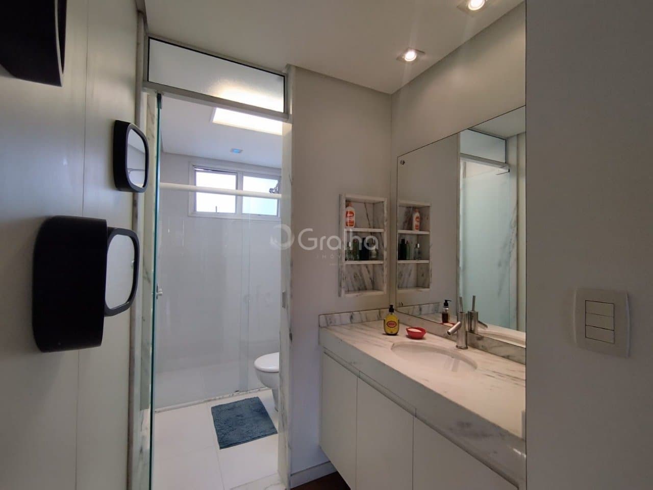 gln4f-ite192bR1_3970468a61bbdb8a6f.jpg