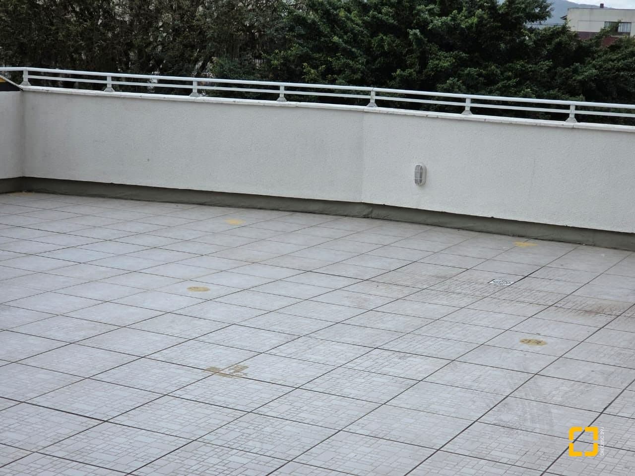 gnitut-ib2kVbF23_5730368f106b13d5f0.jpg