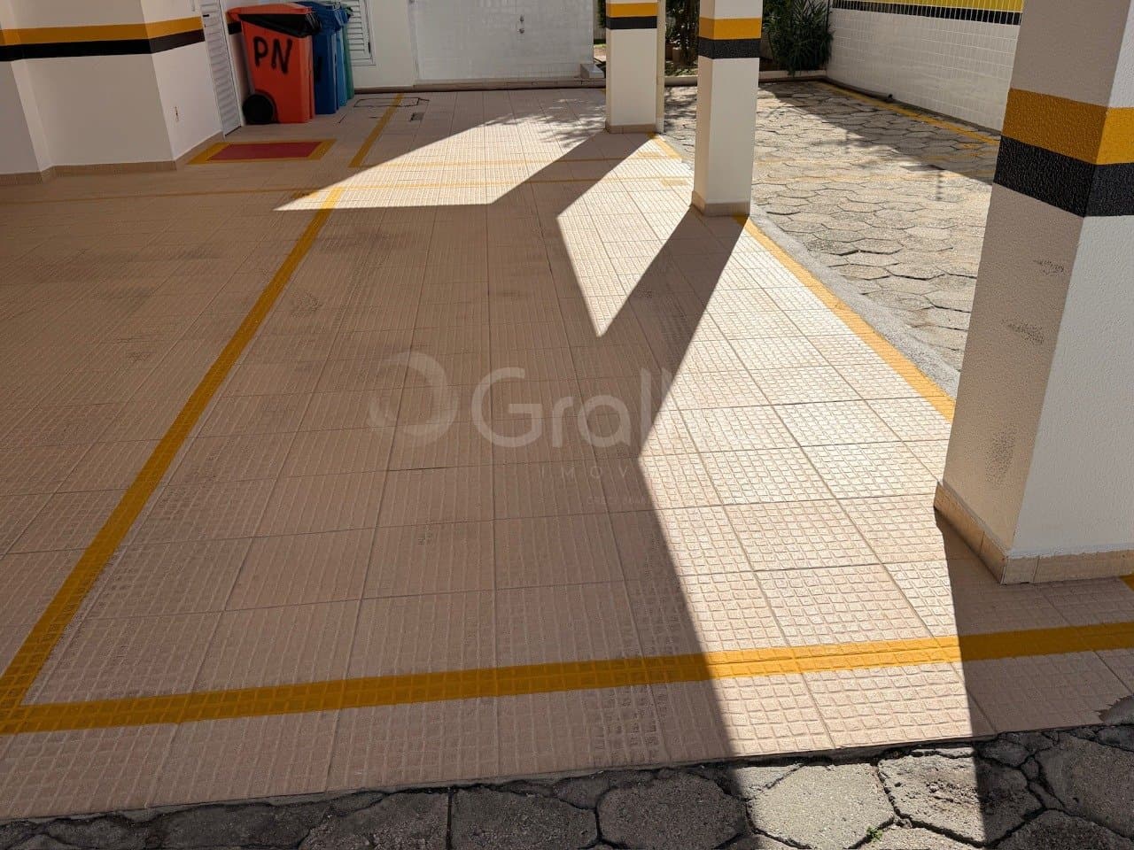 grbv0r-i27gl_432226a0b355bd0415.jpg