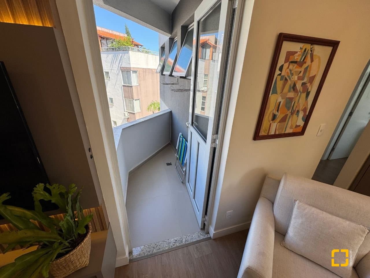 gvau2-iEsB9_18929697a3cbd18df2.jpg