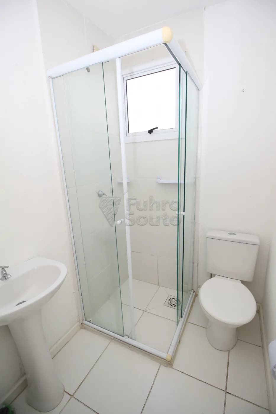 h7kyna-banheiro-suite.webp