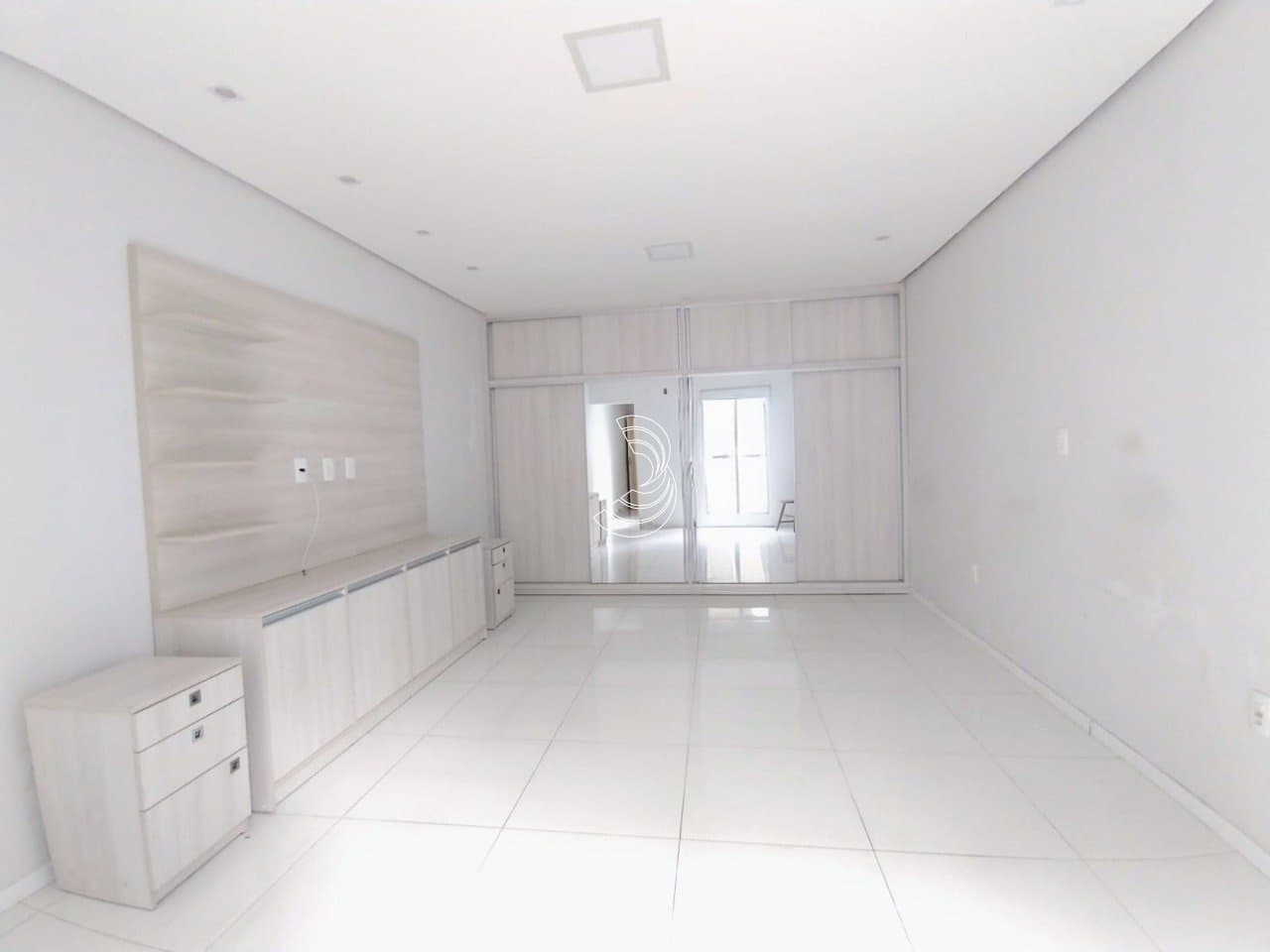hbrn8-i24iou_1838968ed6193ce4df.jpg
