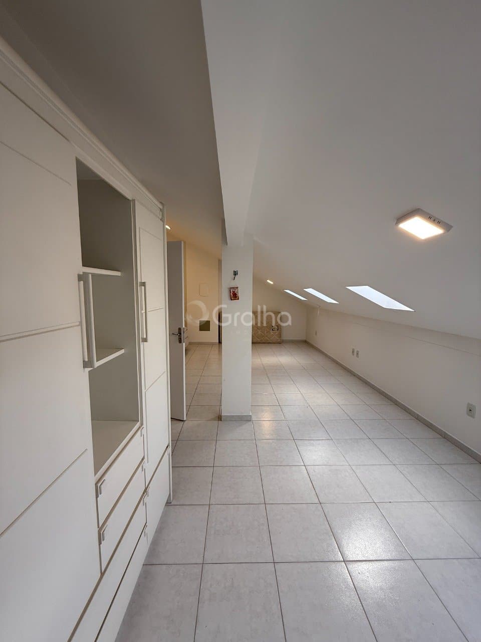 hkkfn-iXKP24qM4766_3967468a4648f1b460.jpg