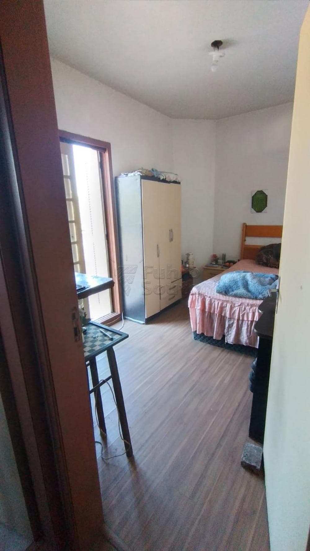 hrbds-quarto.jpg