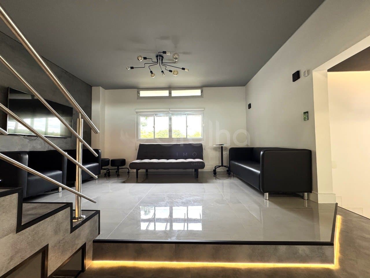 hv9umal-iN9J2_418156980931fee765.jpg