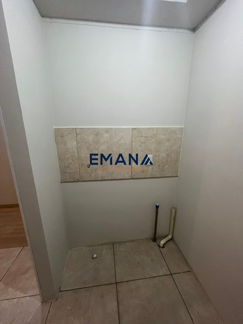 iLi71E4AF24A3A27_9936866e680b7ada.jpg