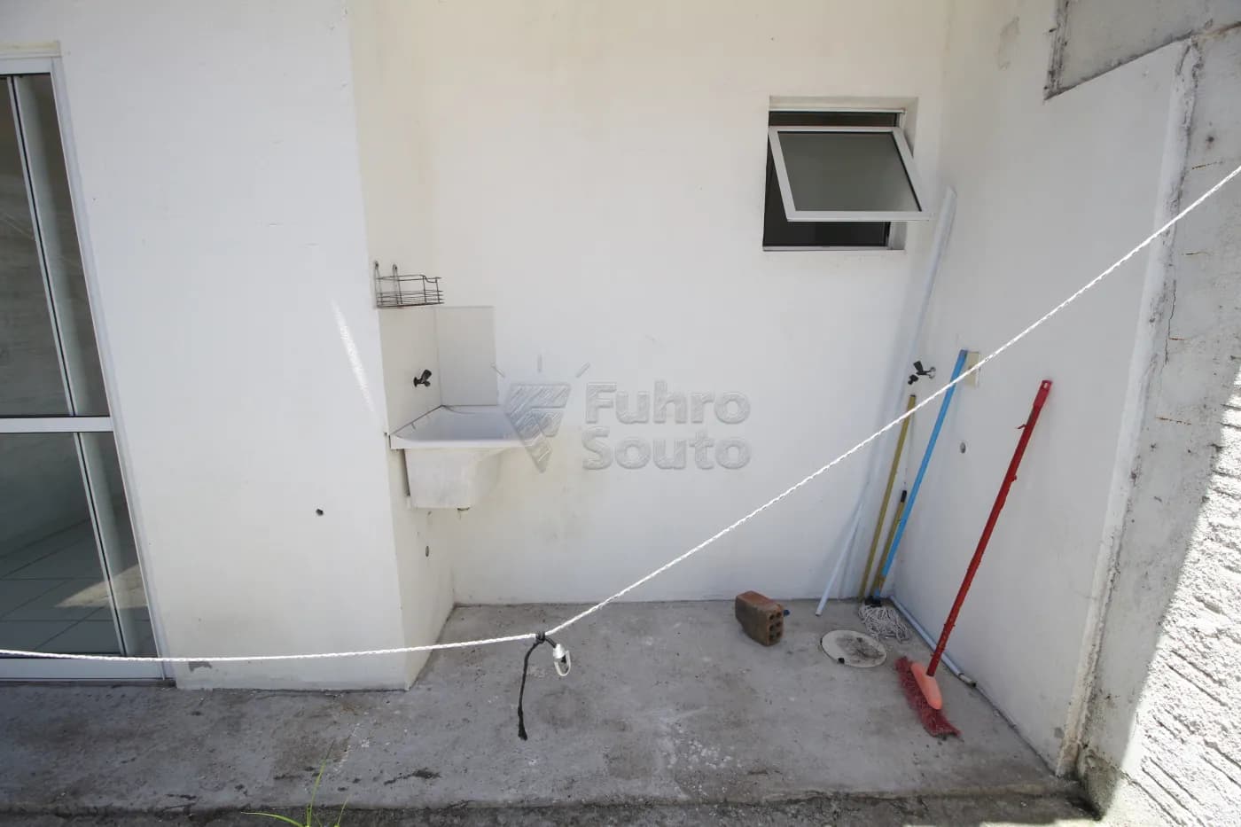 j1ep6-area-de-servico.webp