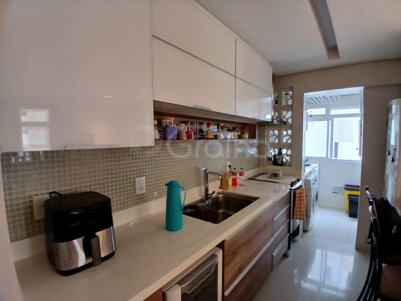 j7l6c-i9qZAA_4067169025a9a8ab8e.jpg