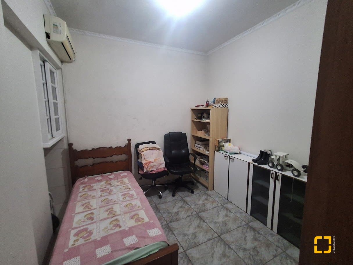 j9bzoe-is2Euz985BQr_5941169ea5cefb47ff.jpg
