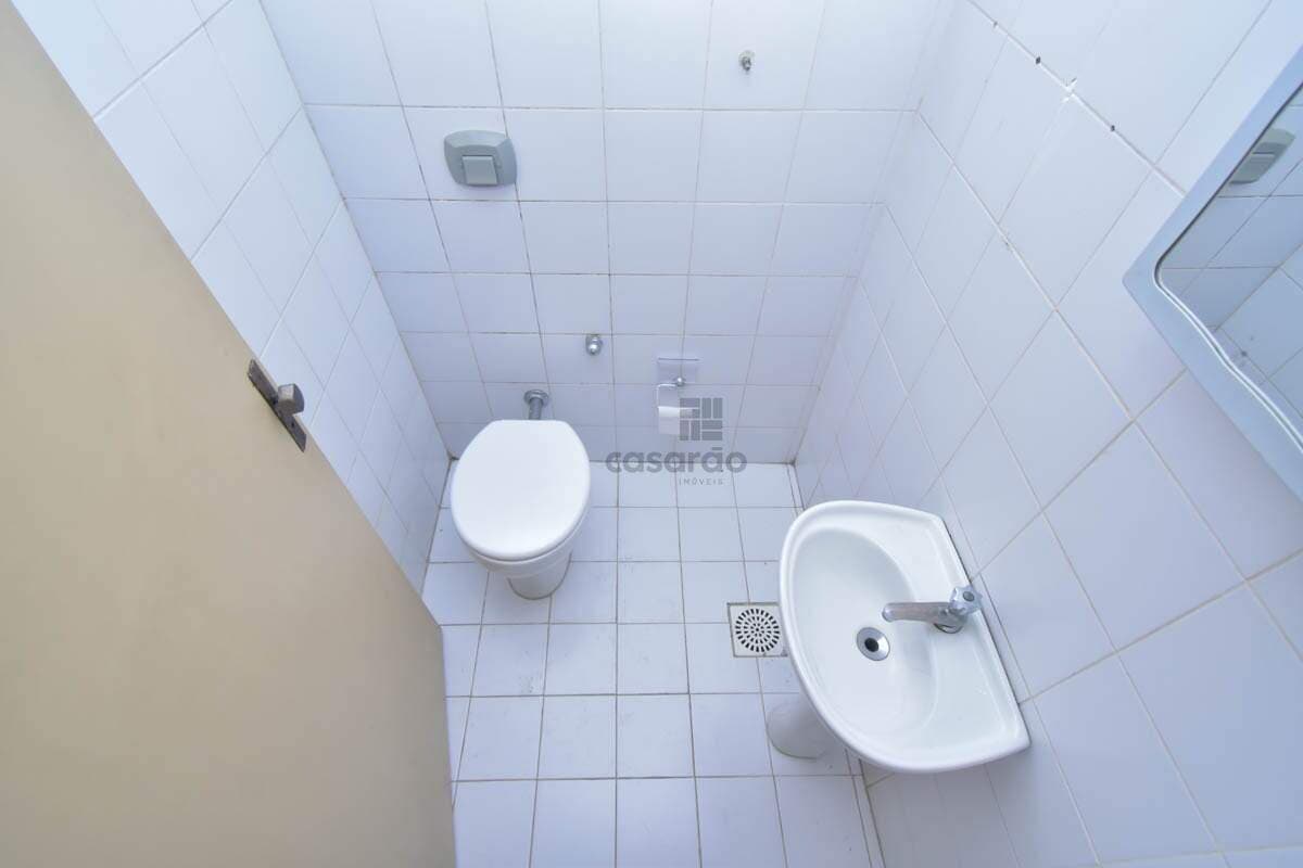 jlx3r3-sala-no-pelotas-banheiro-social.jpg