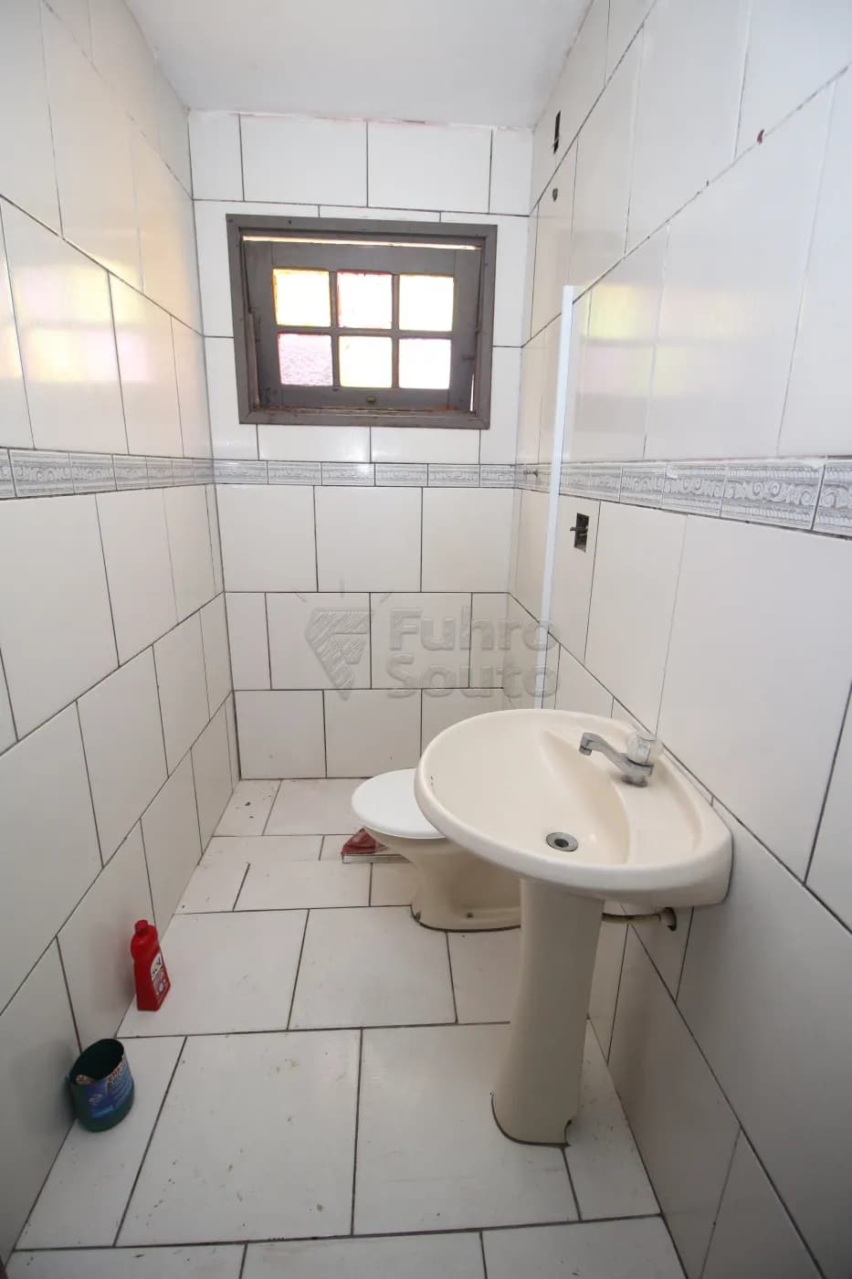 jox6ea-banheiro.webp