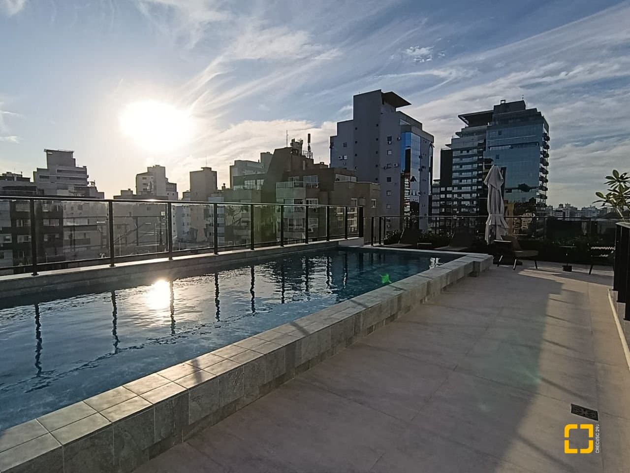 jp0txf-piscina-2.jpg