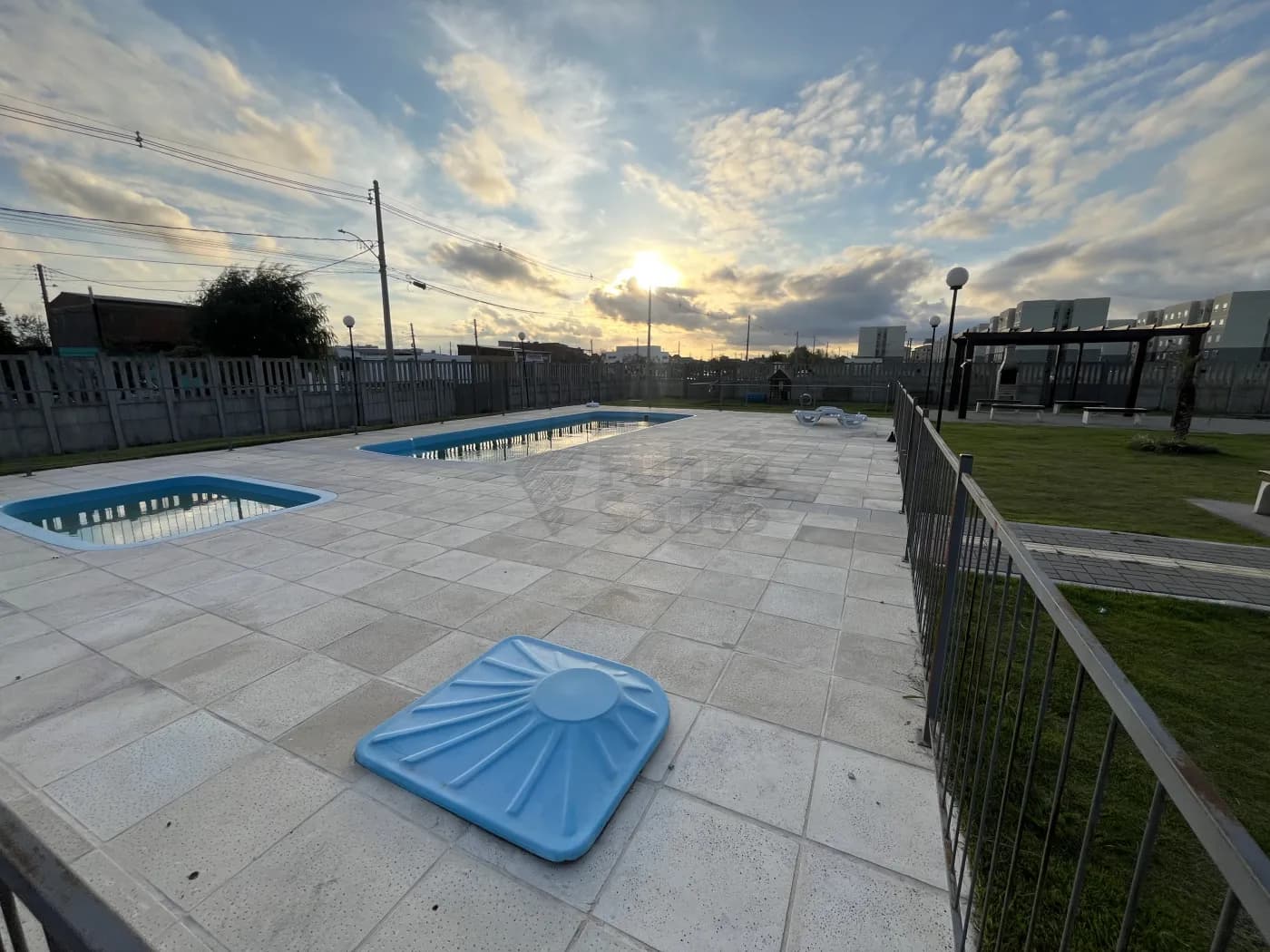 jzhpkg-piscina.webp