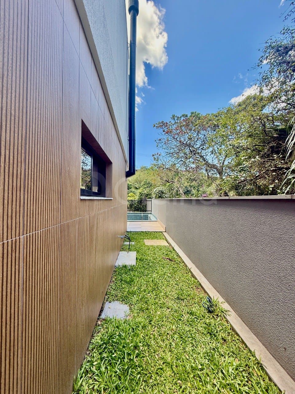 l6mczp-i549KccnUsD_408956931e4c8133d9.jpg