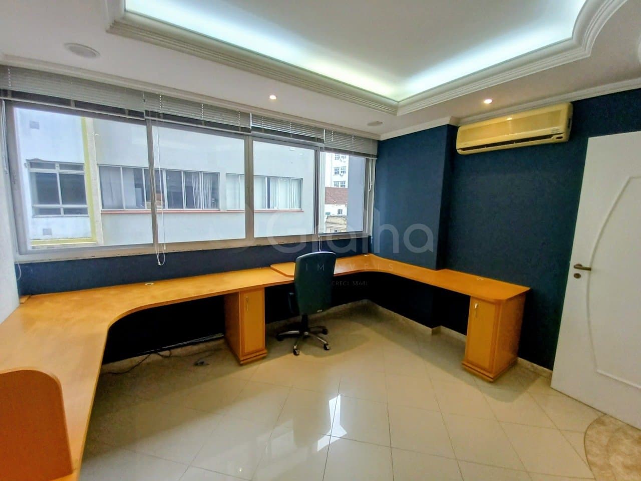 lajao-iP4biK943395J4L_4020668d5356bf0ca8.jpg