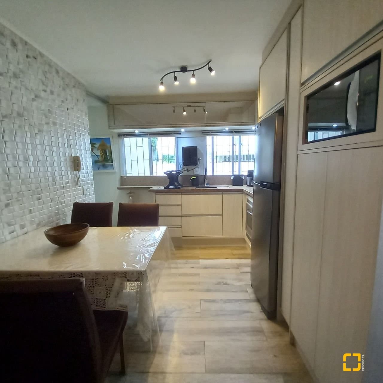 lau4br-iijk6f7289314483_5862969b083e937935.jpg