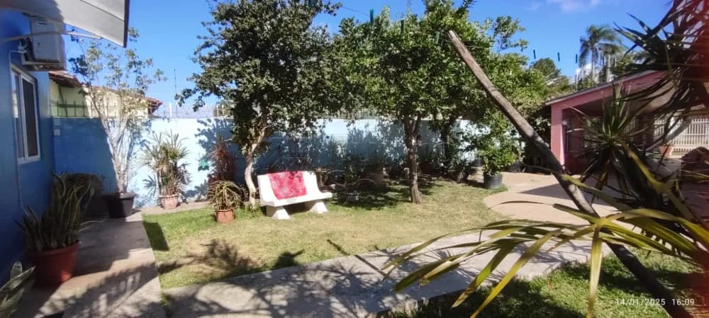 lauo2-patio.webp