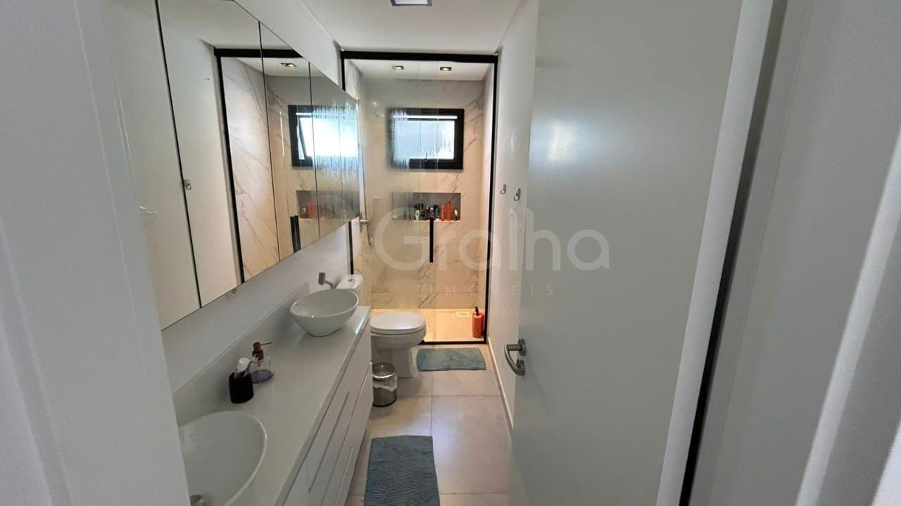lgxpvd-i83Hs_407376908feecebdde.jpg