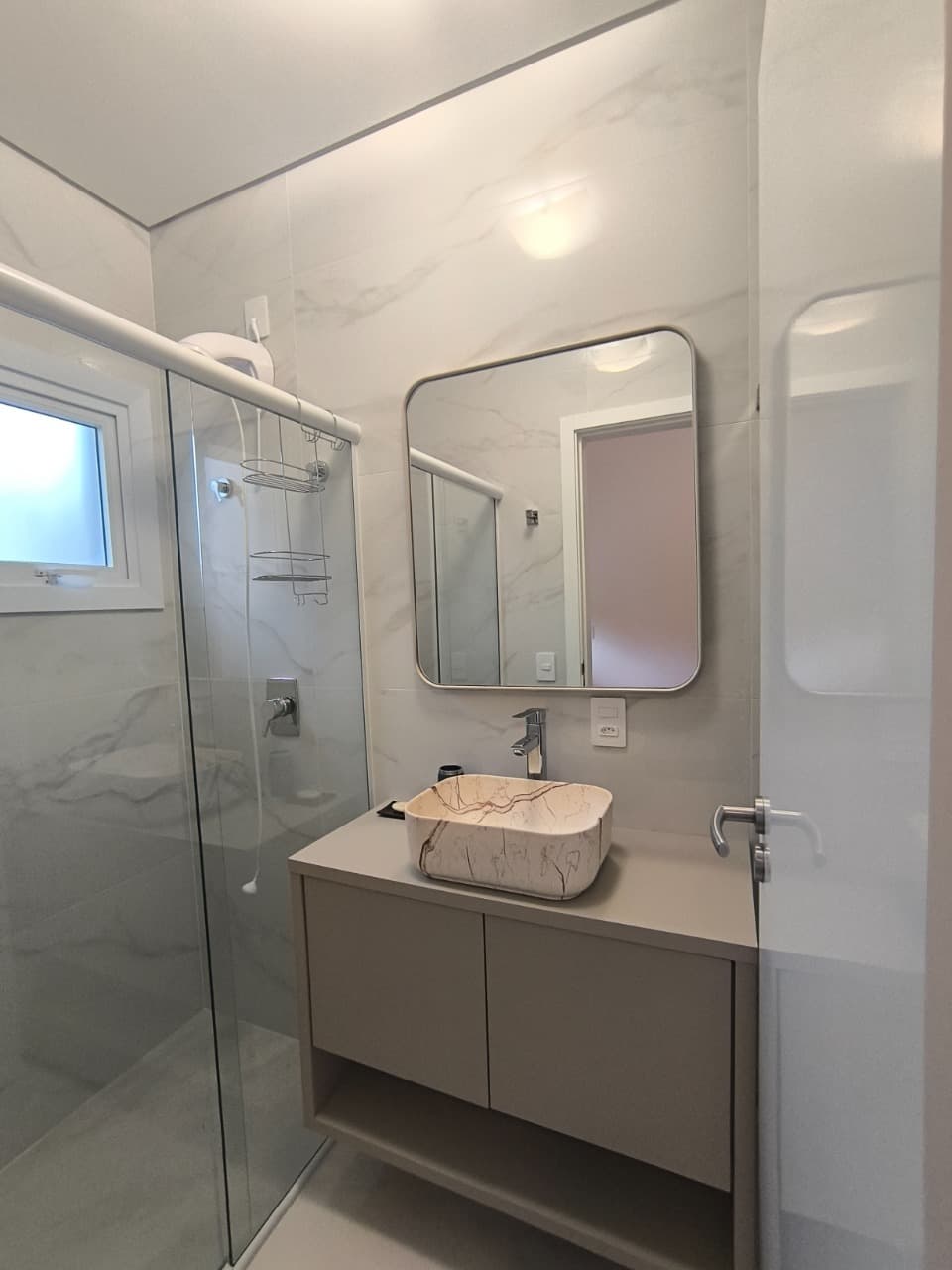 lh9nge-i549K1E_3398068a8b0ae84d44.jpg