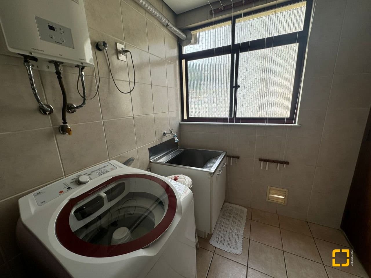 lk1iye-irnH62L64H13z9Jh8m_4893766de3827de889.jpg