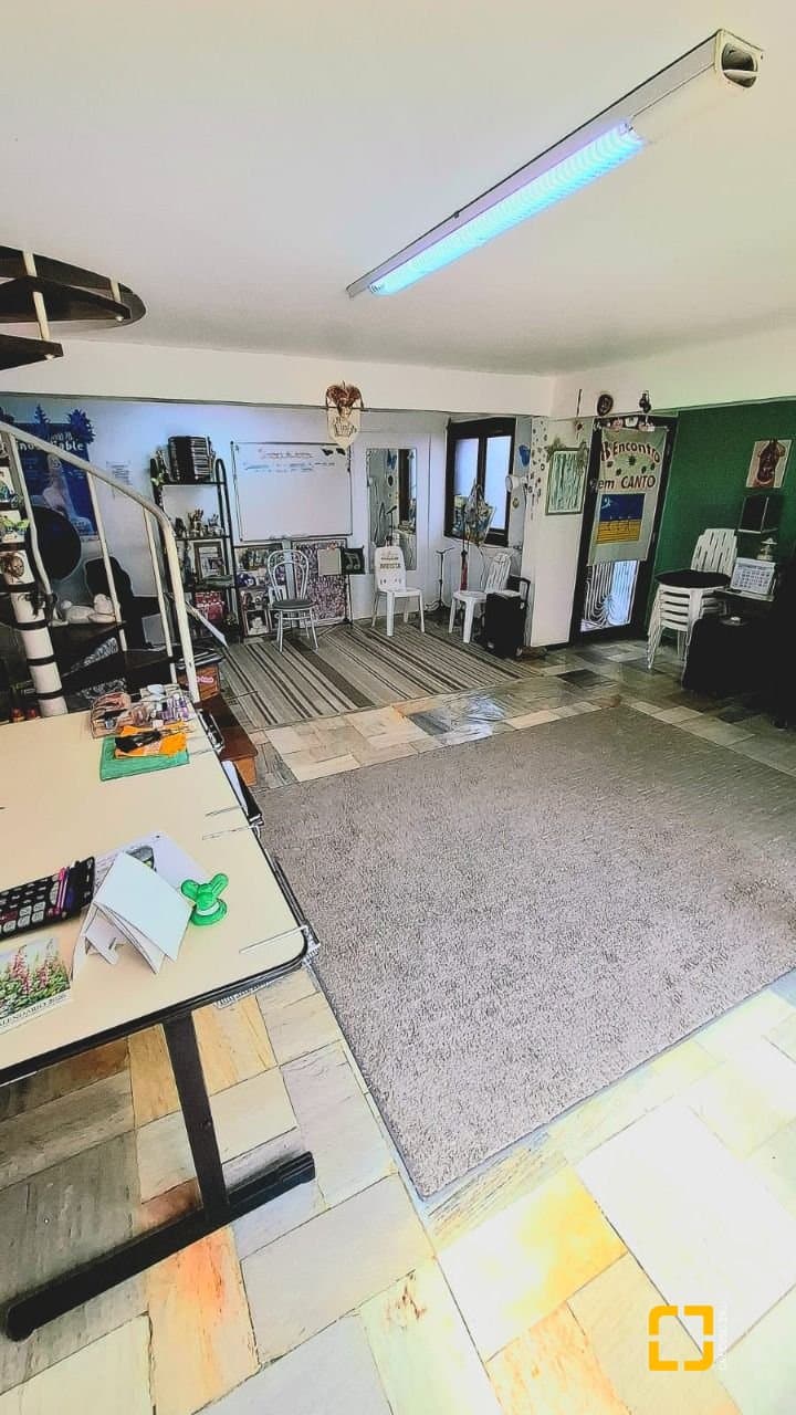 lqwi2p-studio.jpg