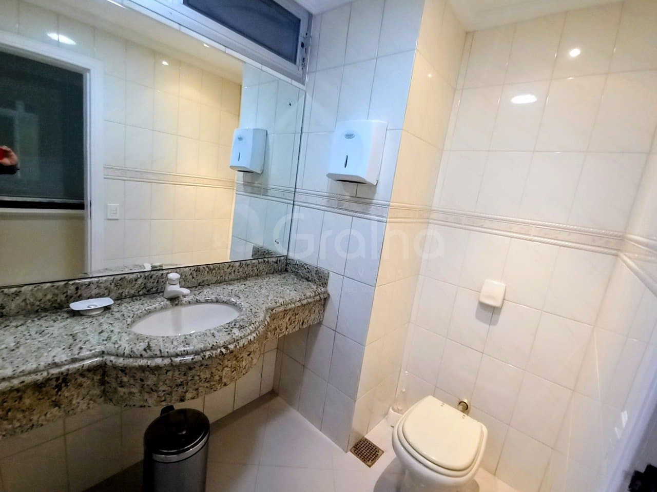 m1at45-iP4biK943395J4L_4020668d5355feca23.jpg