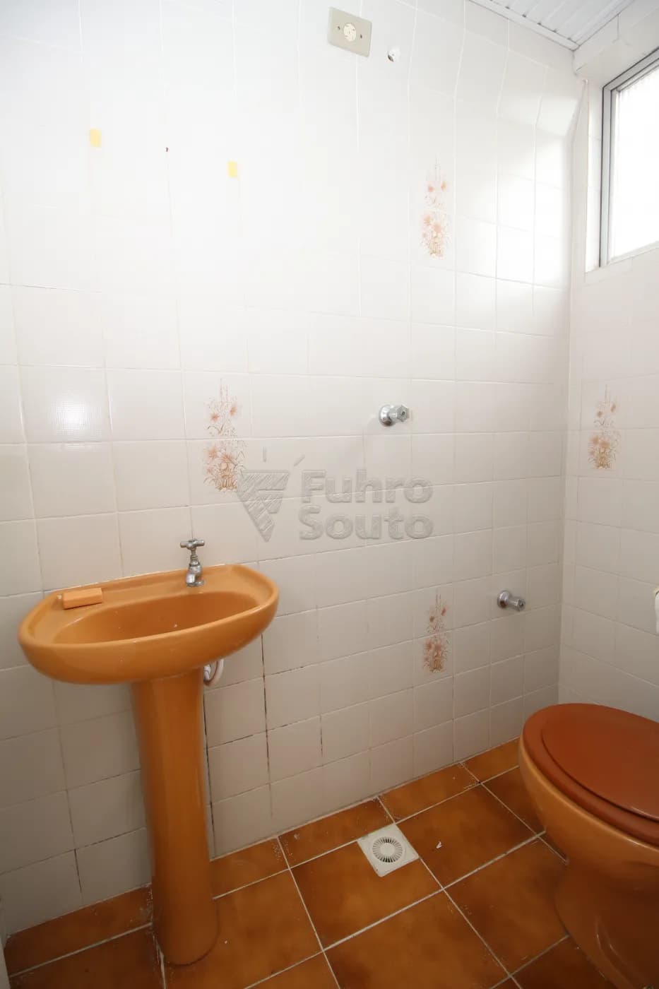 m2p3ln-banheiro.webp