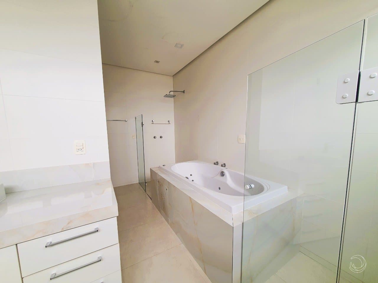 mho969-ijbi9y_2137466df266d7d44e.jpg