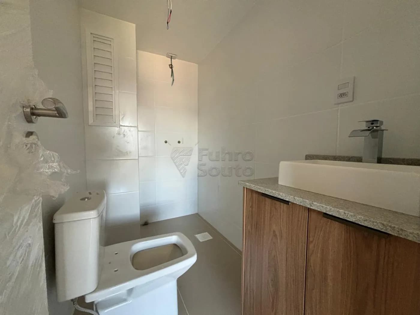 mzj1j-banheiro.webp
