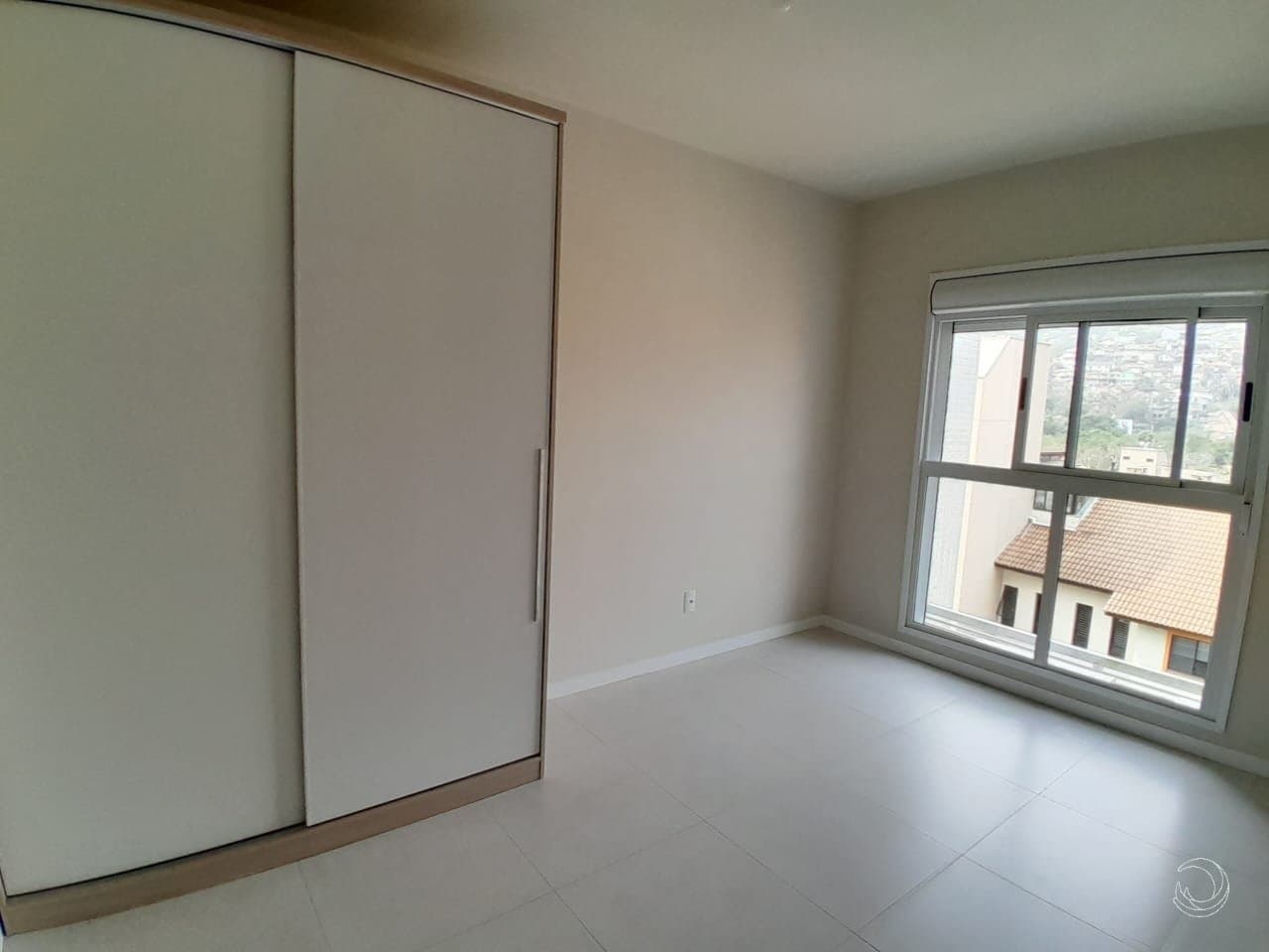 neuit6-i8616Z_3538966f3109cbf42c.jpg