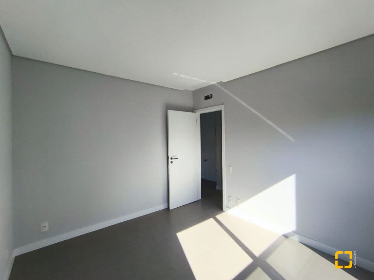nijiki-i9z4m23Hahq_561736876fb0b79836.jpg