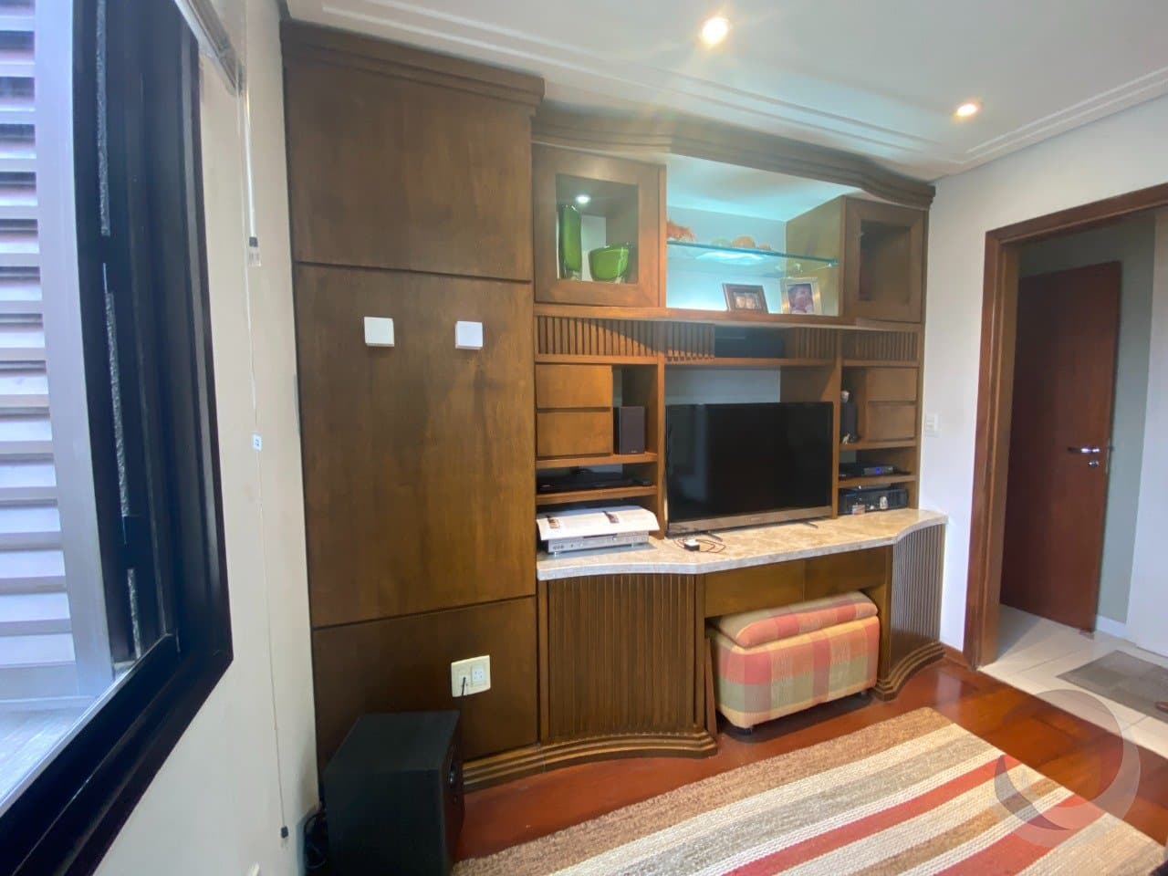 nixzge-i74MWGDe2_3044864de64923bed0.jpg