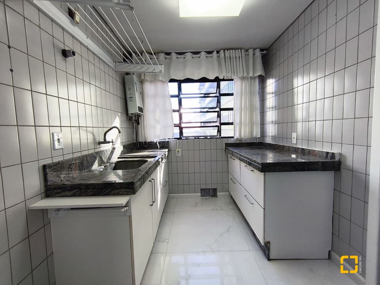 nt23rj-icRGjgh97_5512168386aae7c118.jpg