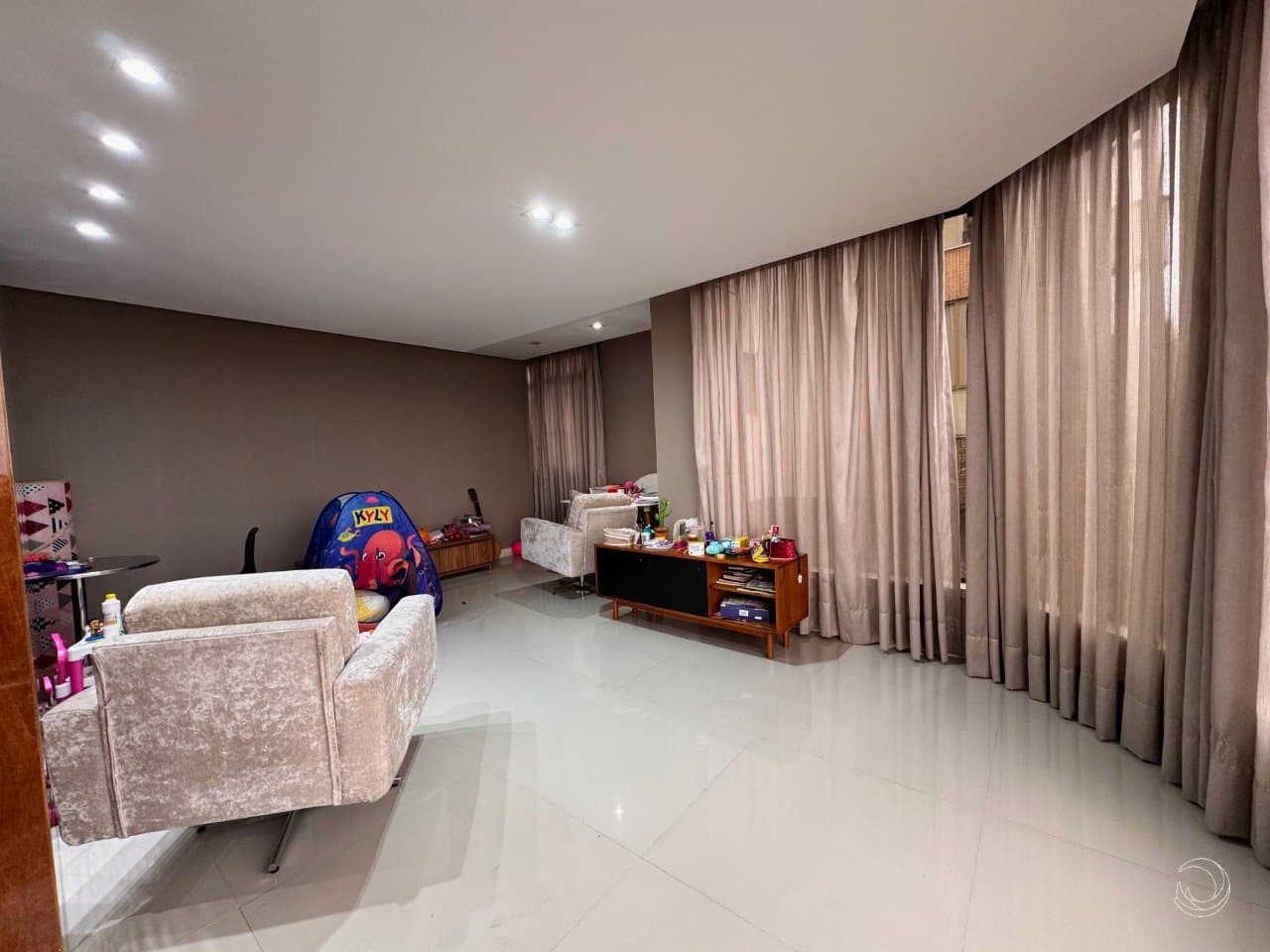 obj8qo-iJf38W_3552766fda5d39f764.jpg