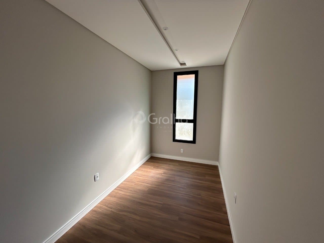 oxkchg-ie11we9hRQ_380966816239a15135.jpg